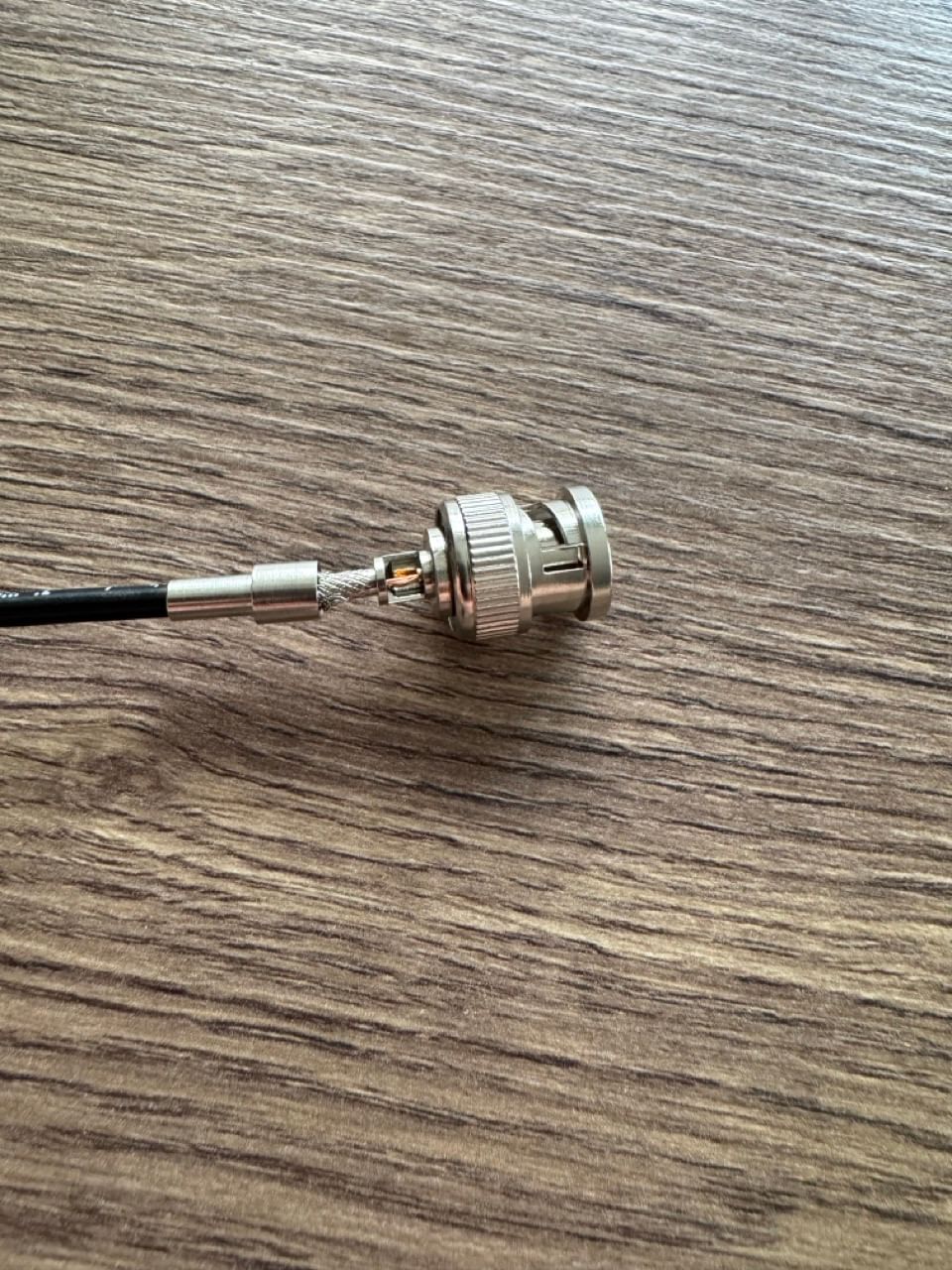 Foto BNC-Stecker Anbringung
